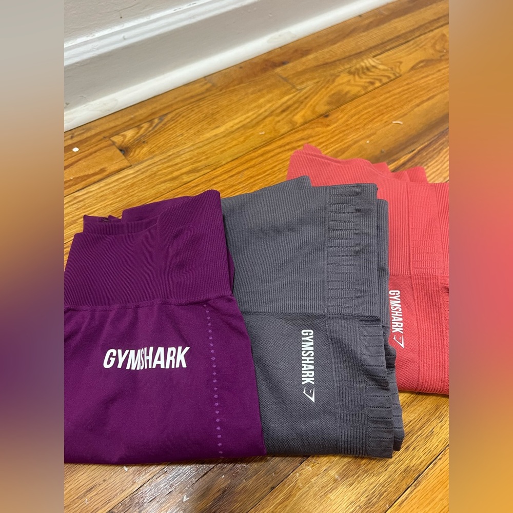 Gym shark leggings